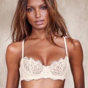 Victoria's Secret Dream Angels Push Up Without Padding Lace Bra Size 32D 51617